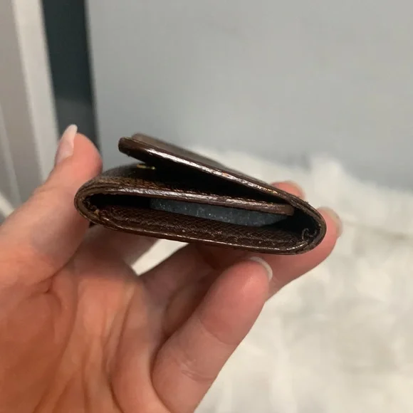 1999 authentic Louis Vuitton 4-ring key holder
